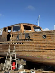 Fitting the wheelhouse windows — February 2025